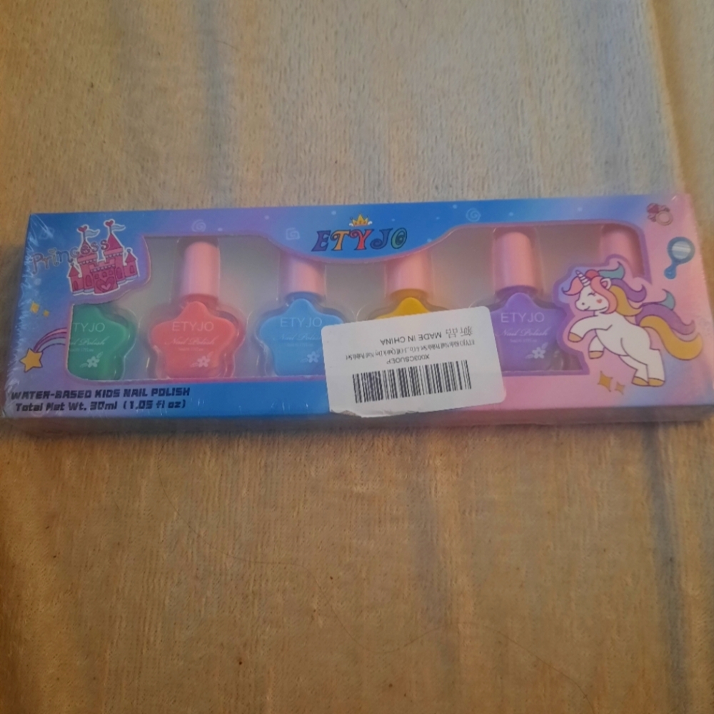 Kids nail polish set